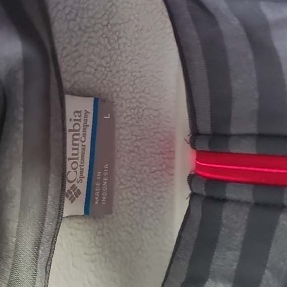 Columbia Pullover - Picture 2 of 3